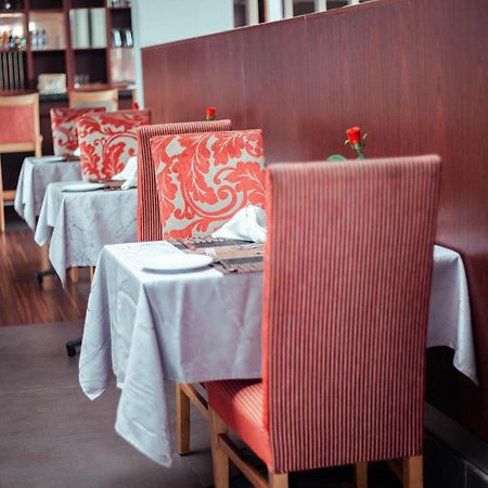 Crossroads Hotel 布兰太尔 外观 照片
