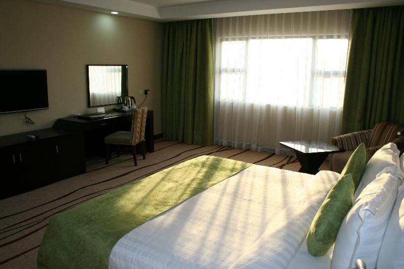 Crossroads Hotel 布兰太尔 外观 照片