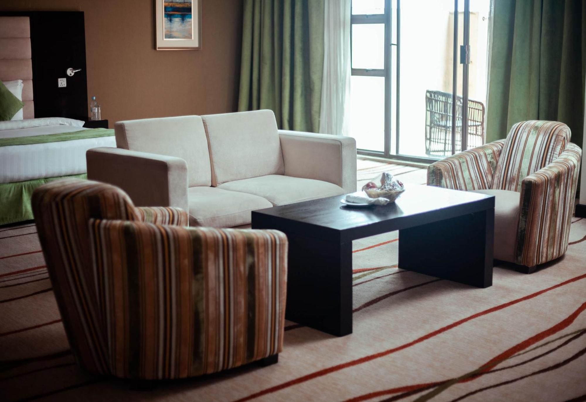 Crossroads Hotel 布兰太尔 外观 照片