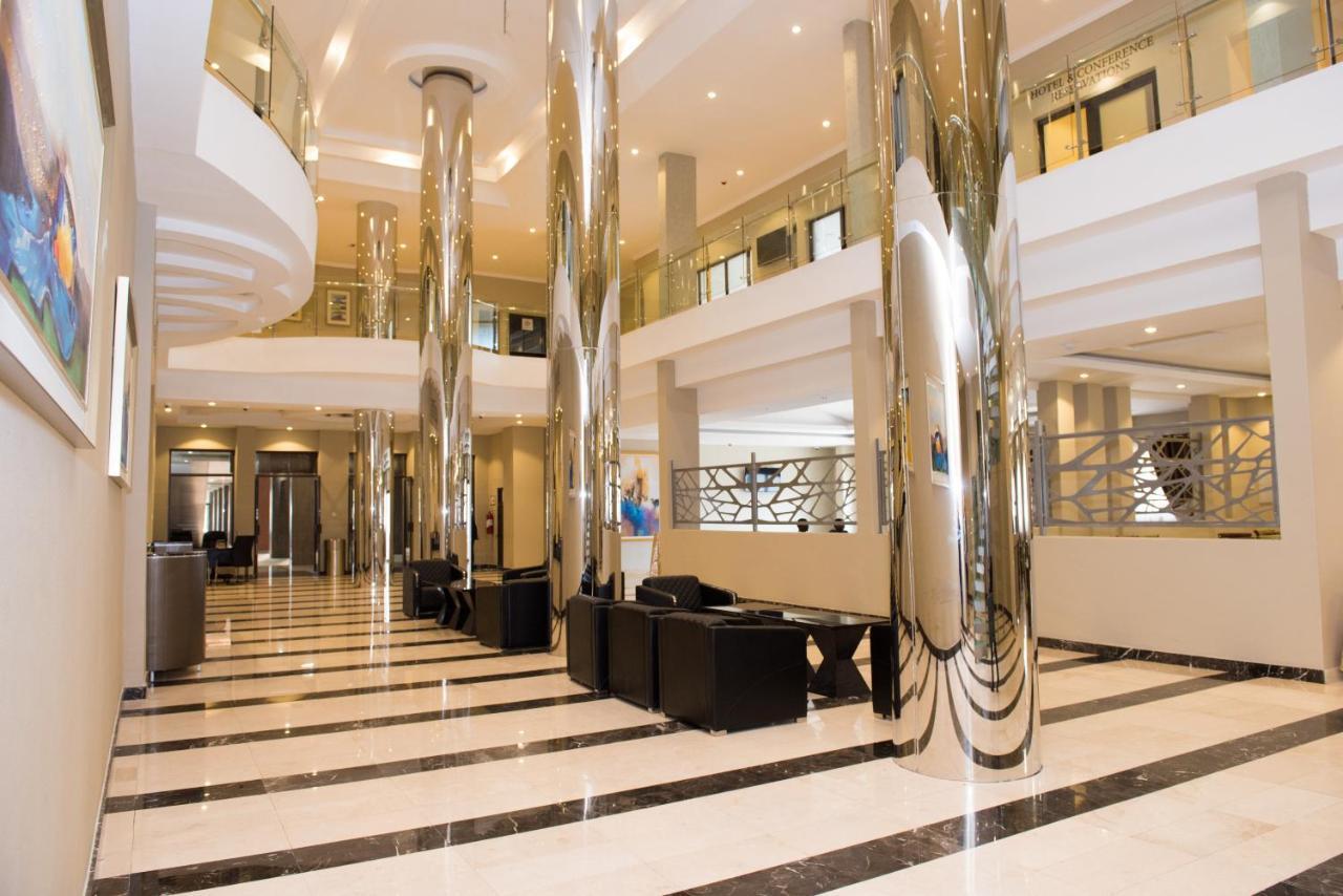 Crossroads Hotel 布兰太尔 外观 照片