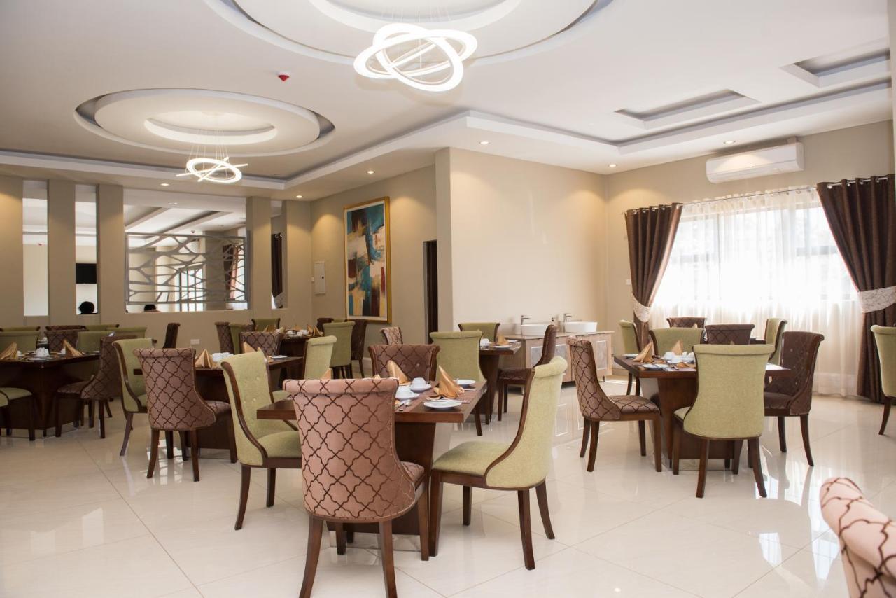 Crossroads Hotel 布兰太尔 外观 照片